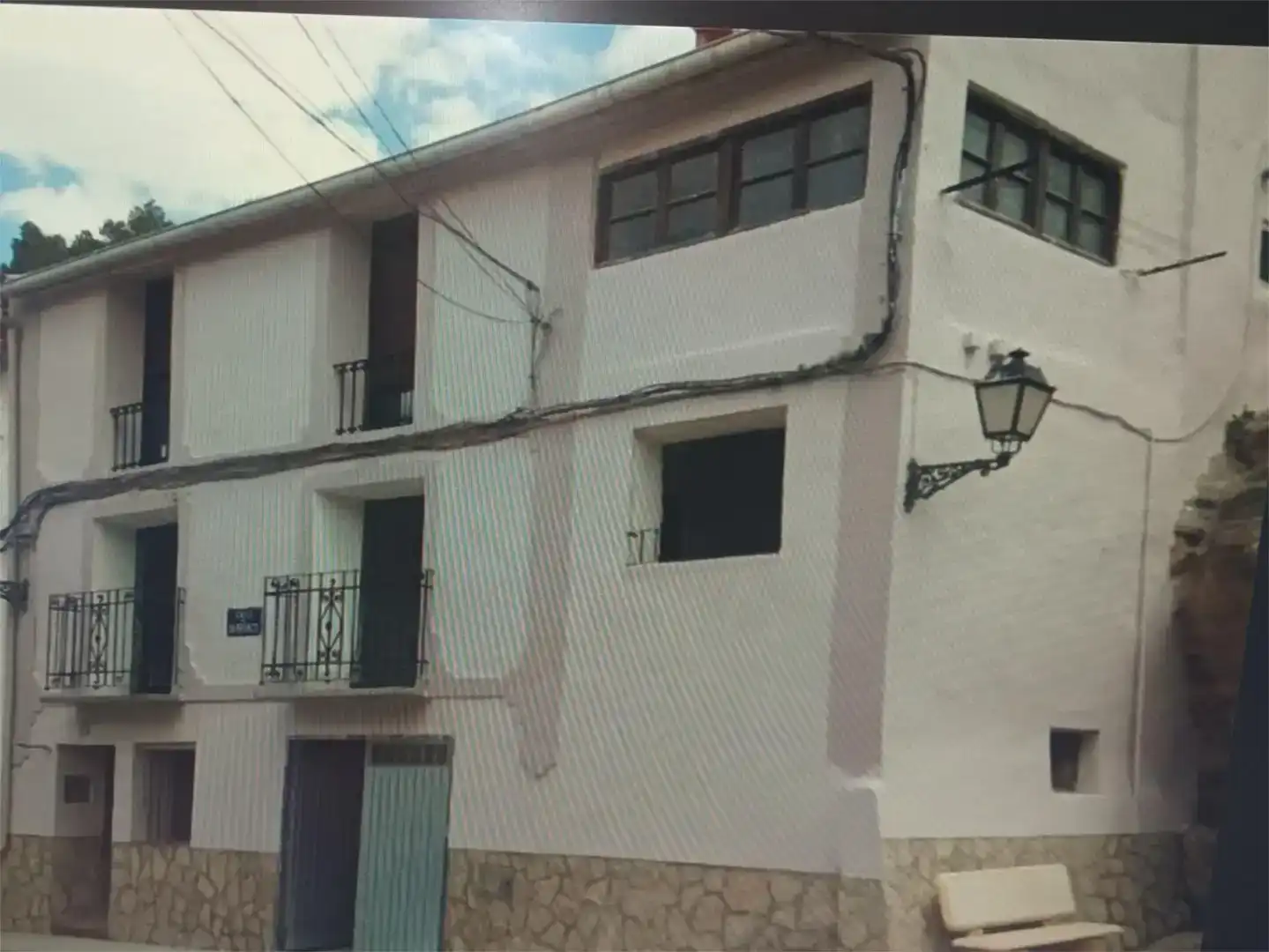 Außenansicht von Wohnung zum Verkauf in Castelnou mit Abstellraum und Balkon