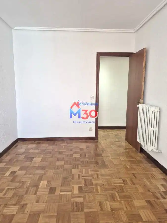 Bedroom of Flat for sale in Miranda de Ebro  with Heating, Parquet flooring and Terrace
