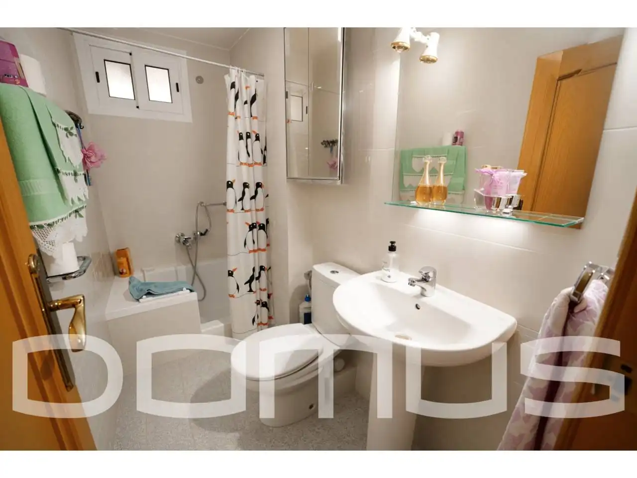 Badezimmer von Wohnungen zum Verkauf in Sant Boi de Llobregat mit Klimaanlage, Heizung und Möbliert