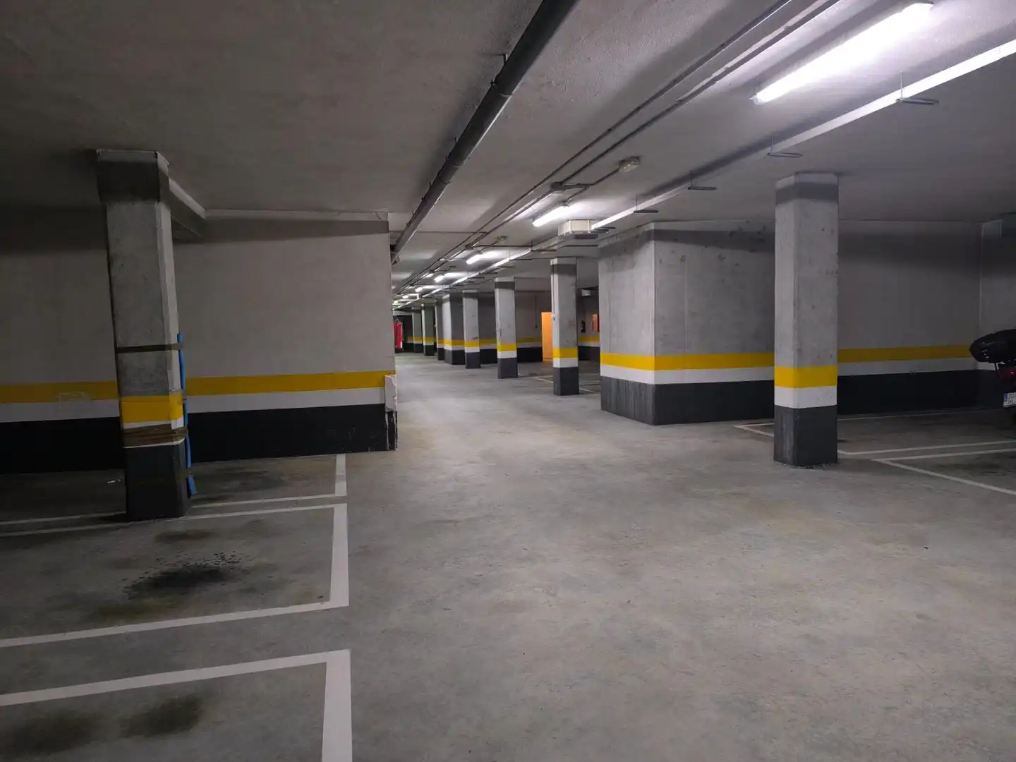 Parkplatz von Garage zum Verkauf in Santiago de Compostela 