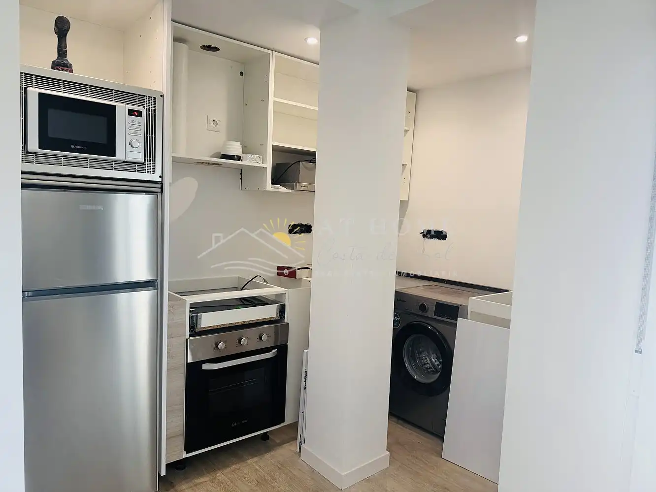 Cuina de Apartament en venda en Nerja amb Terrassa, Piscina i Forn