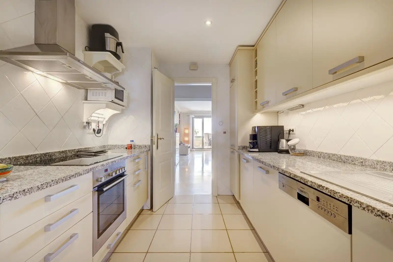 Apartament amb piscina en venda a Benahavís pueblo, imagen 19