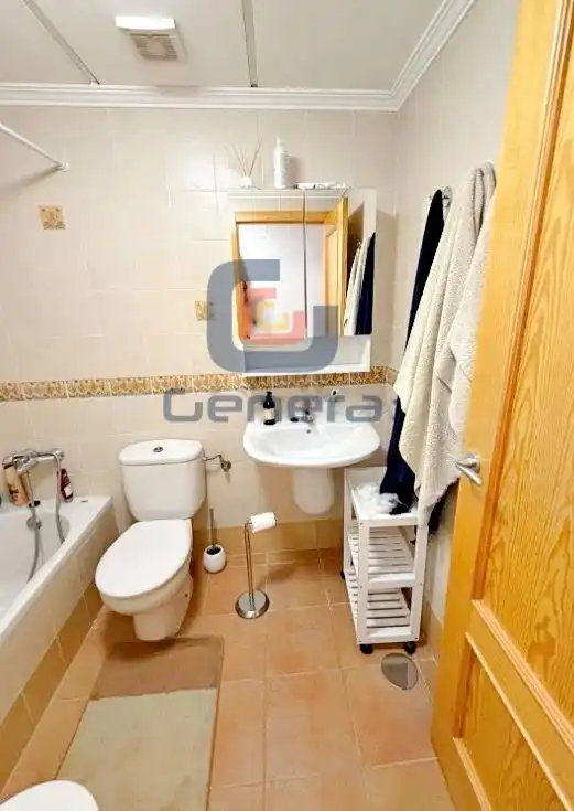 Baño de Ático en venta en El Campello con Aire acondicionado, Terraza y Amueblado