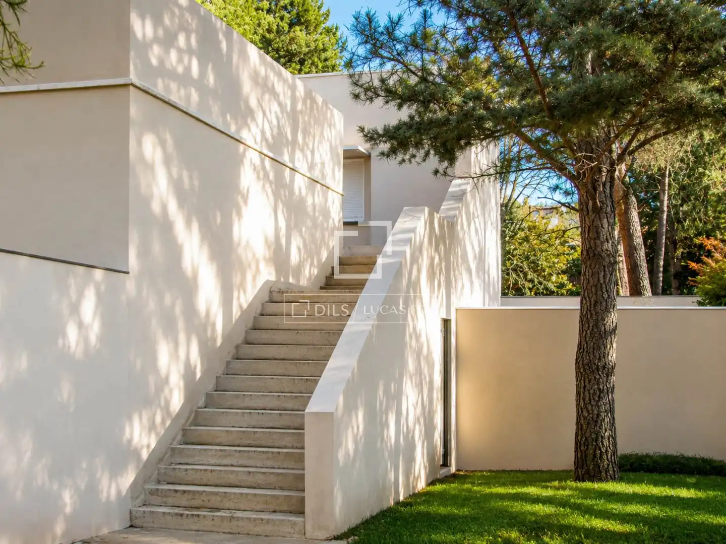 Vista exterior de Casa o chalet de alquiler en Las Rozas de Madrid con Aire acondicionado, Calefacción y Jardín privado