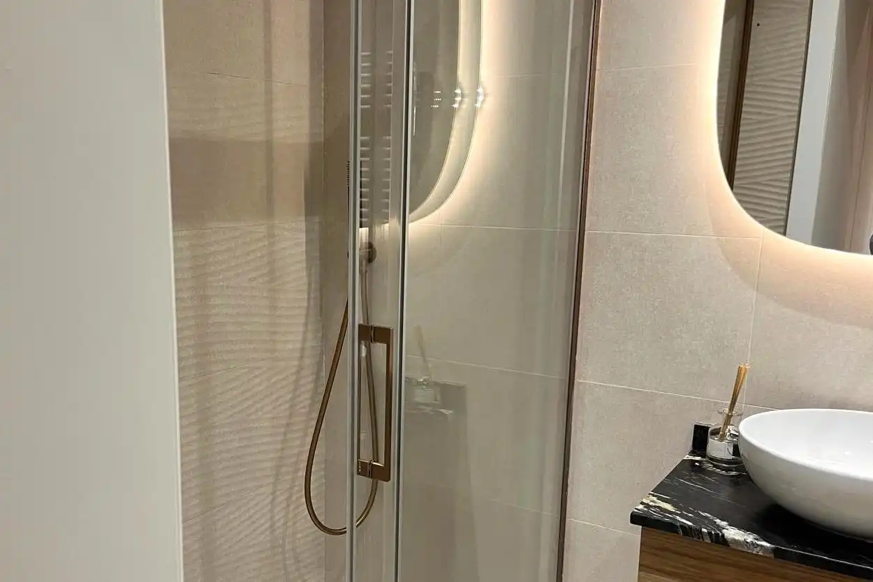 Bathroom of Flat for rent in Madrid  with Air Conditioner and Furnished