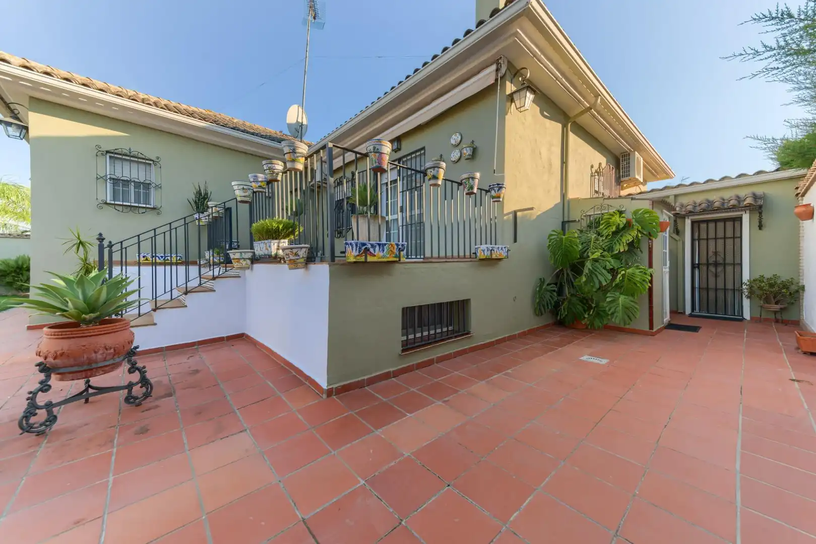 Terrace of Houses for sale in Espartinas  with Air Conditioner, Private garden and Terrace
