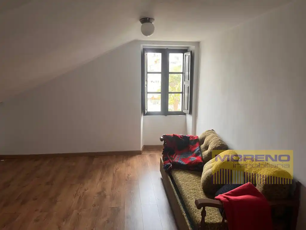 Dormitori de Casa o xalet en venda en Sarria