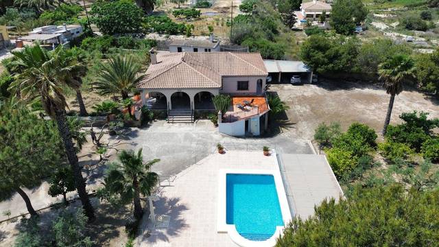 Casa-chalet en Venta en Rebolledo