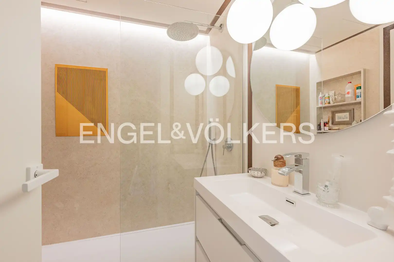 Badezimmer von Wohnung zum Verkauf in Madrid mit Klimaanlage, Heizung und Privatgarten
