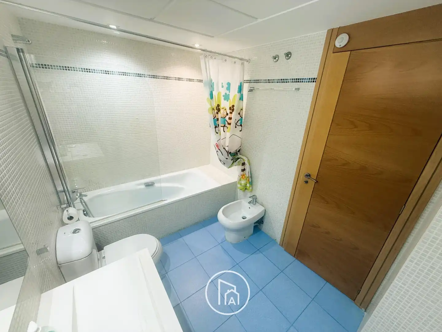 Bathroom of Flat for sale in Paterna  with Parquet flooring