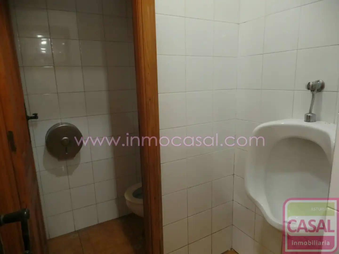 Badezimmer von Geschaftsraum zur Miete in Langreo