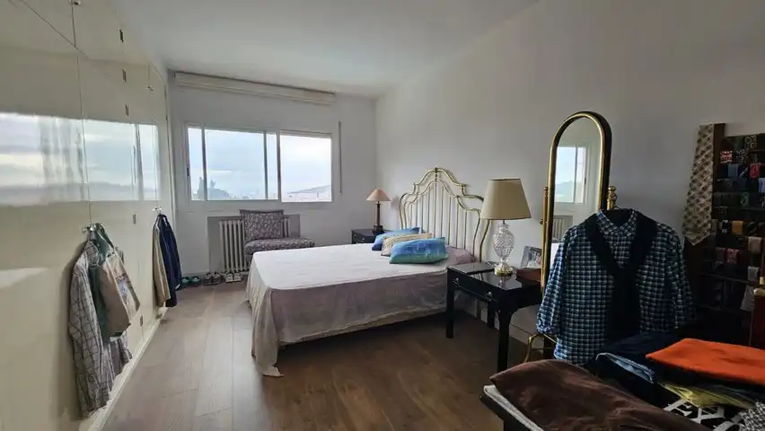 Dormitori de Casa o xalet en venda en Barcelona amb Aire condicionat, Calefacció i Jardí privat