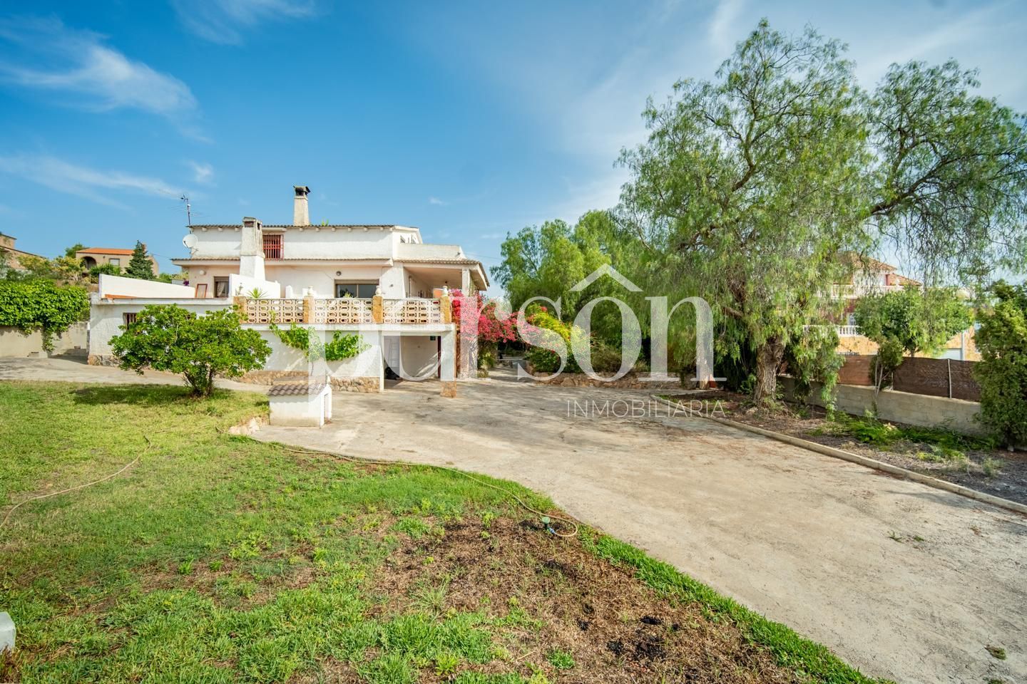 Jardí de Casa o xalet en venda en La Pobla de Vallbona amb Terrassa i Piscina comunitària