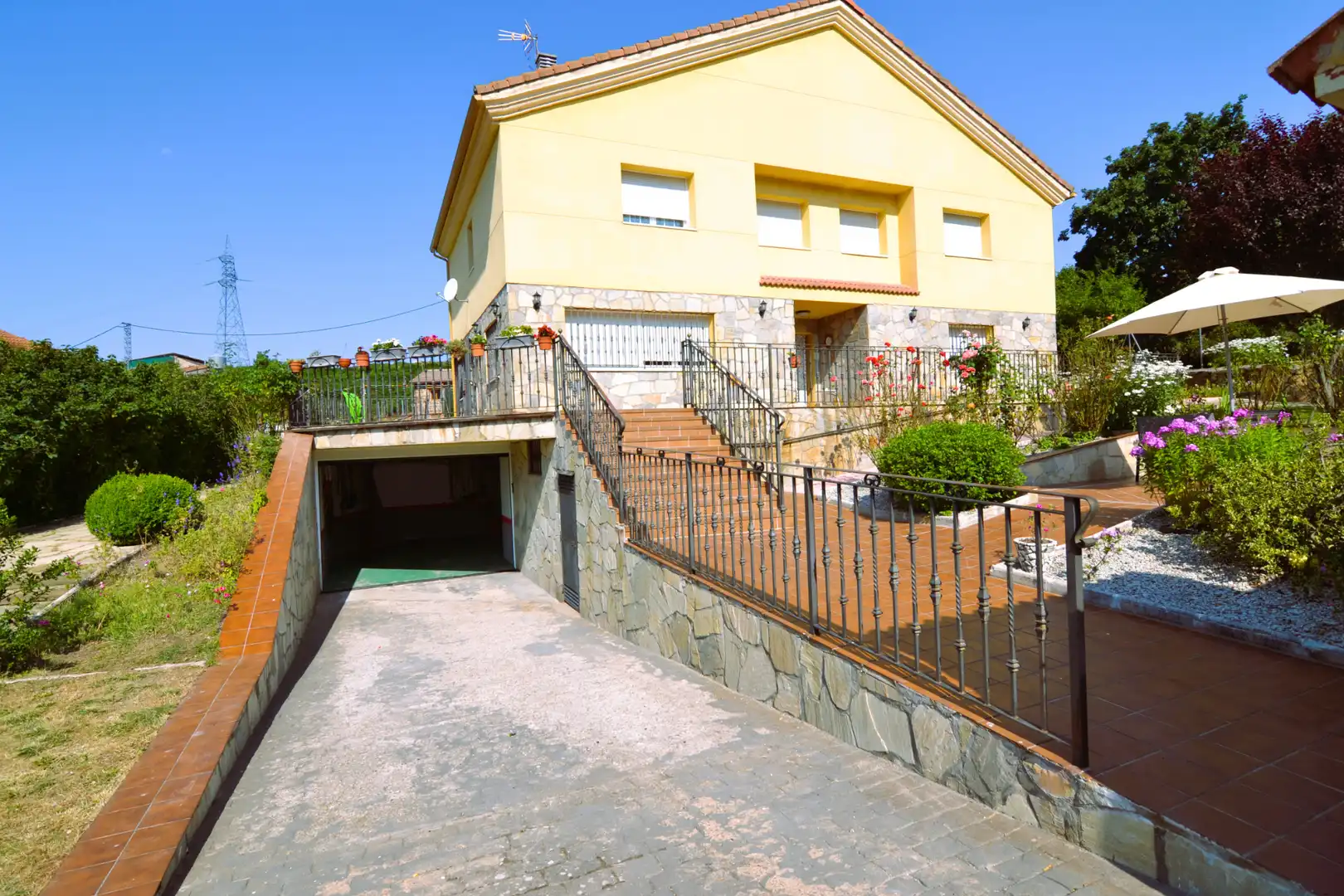 Vista exterior de Casa o chalet en venta en Somosierra con Calefacción, Jardín privado y Terraza