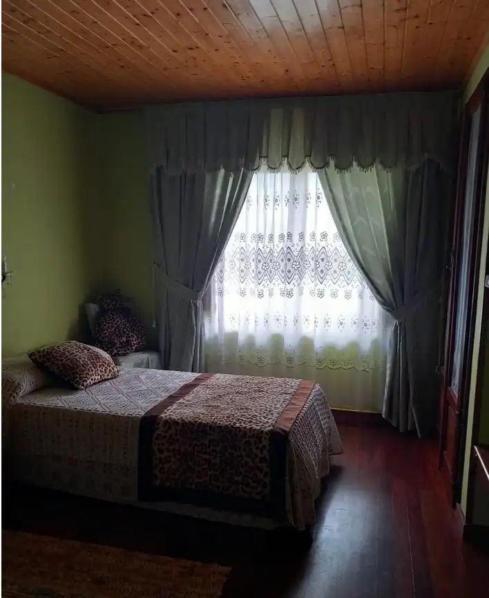 Habitación de Finca rústica en venta en Tineo con Jardín privado, Parquet y Terraza