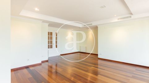 Foto 4 de Piso de alquiler en Carrer de Colón, El Pla del Remei, Valencia Capital