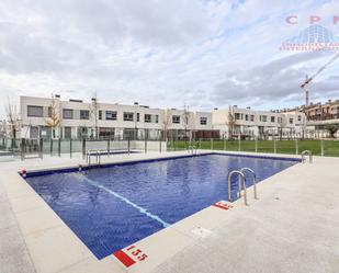 Piscina de Casa adosada de lloguer en Boadilla del Monte amb Aire condicionat, Calefacció i Jardí privat