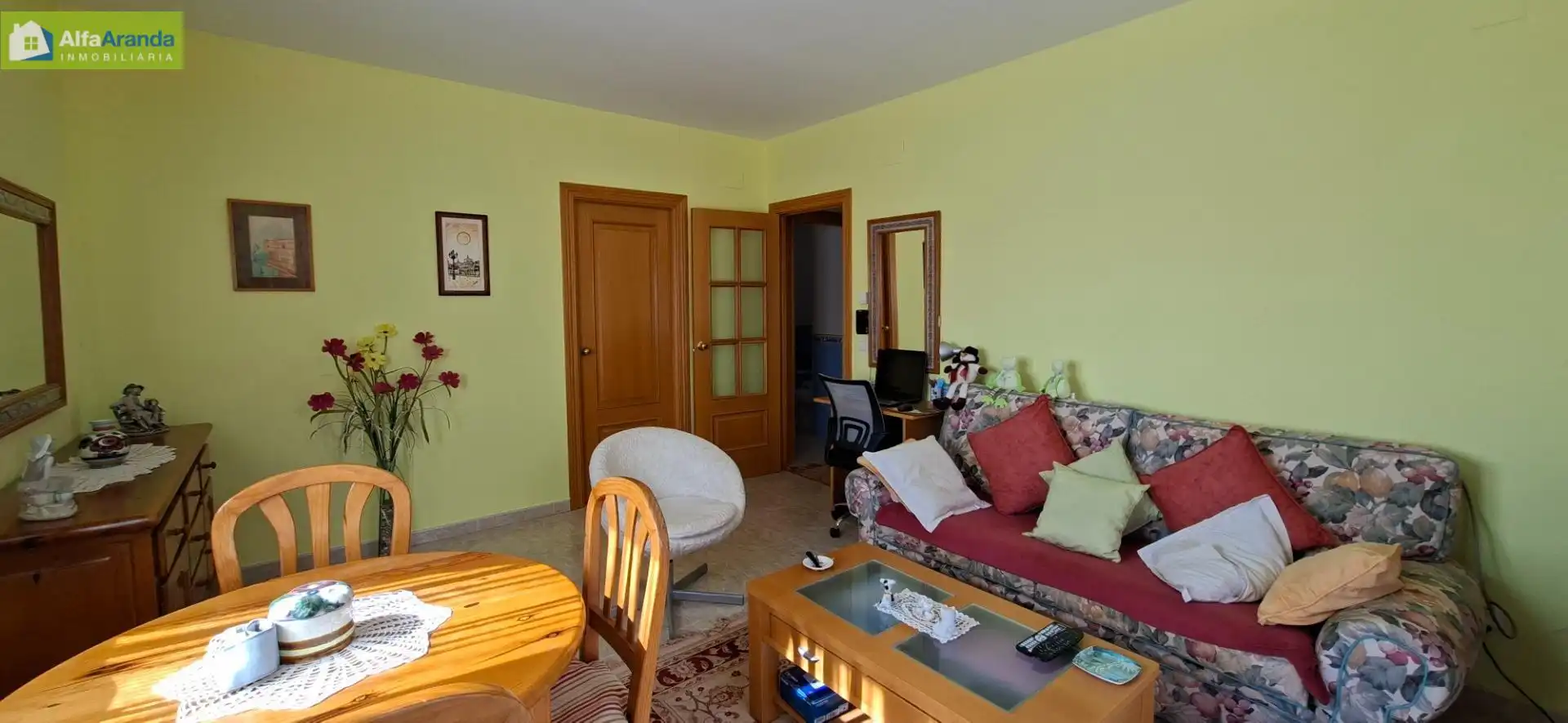 Sala d'estar de Casa o xalet en venda en Fuentenebro amb Calefacció, Jardí privat i Traster