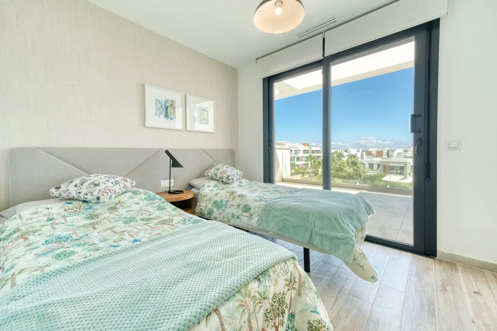 Habitación de Ático de alquiler en Estepona con Aire acondicionado, Terraza y Amueblado