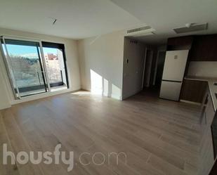 Living room of Flat to rent in  Madrid Capital  with Air Conditioner, Heating and Private garden