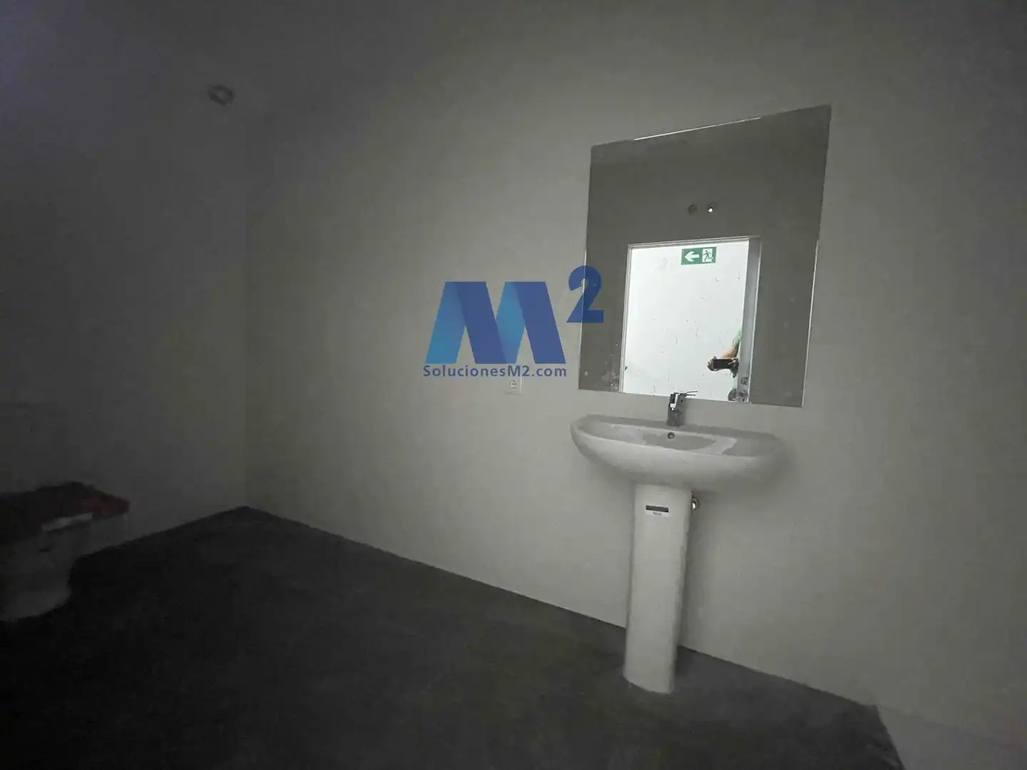 Badezimmer von Fabrikhallen zur Miete in Alcorcón