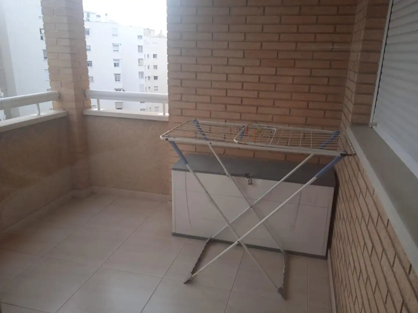 Habitación de Piso de alquiler en Alicante / Alacant con Terraza, Balcón y Piscina comunitaria
