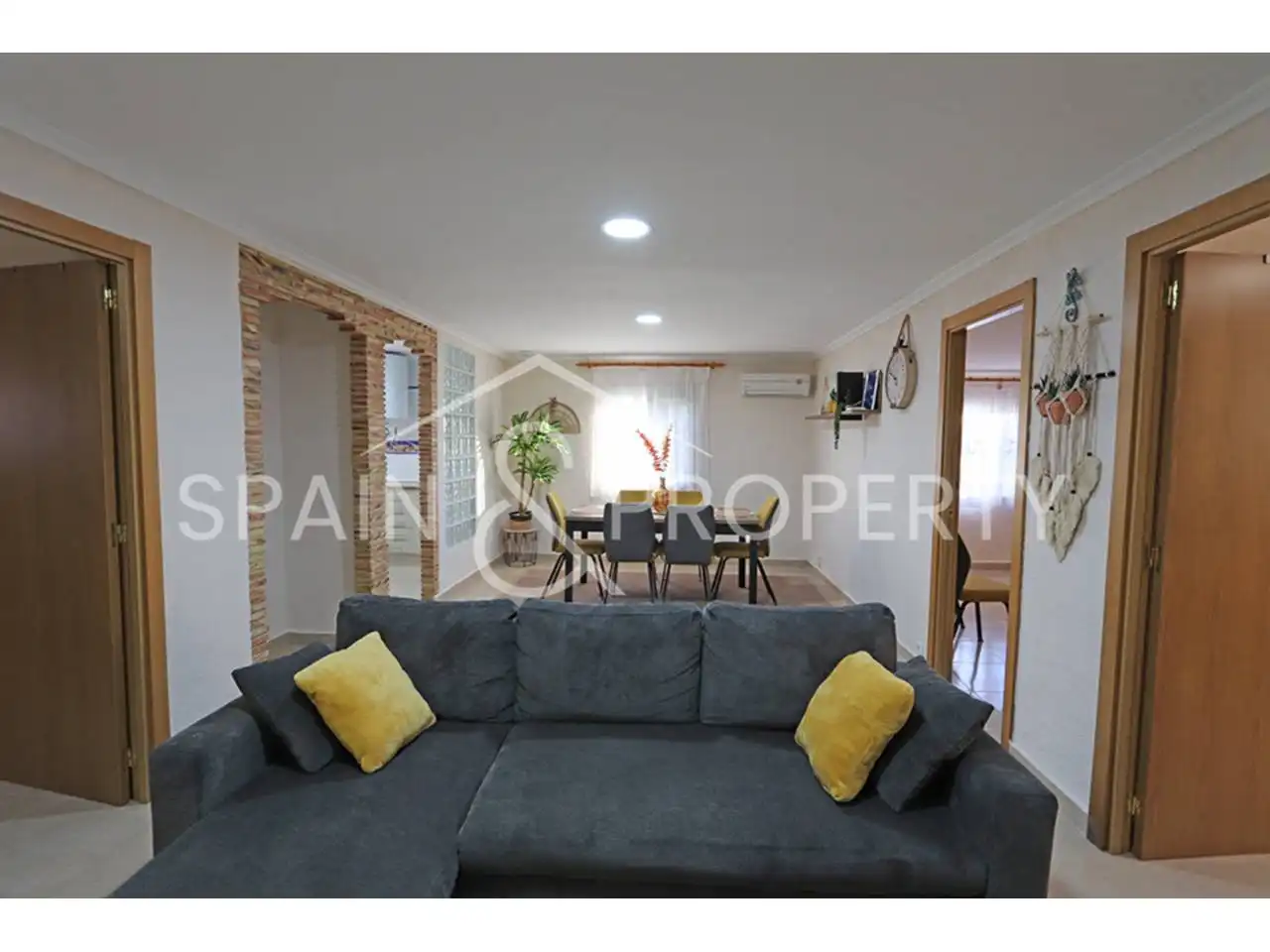 Sala d'estar de Casa o xalet en venda en Turís amb Aire condicionat, Jardí privat i Terrassa