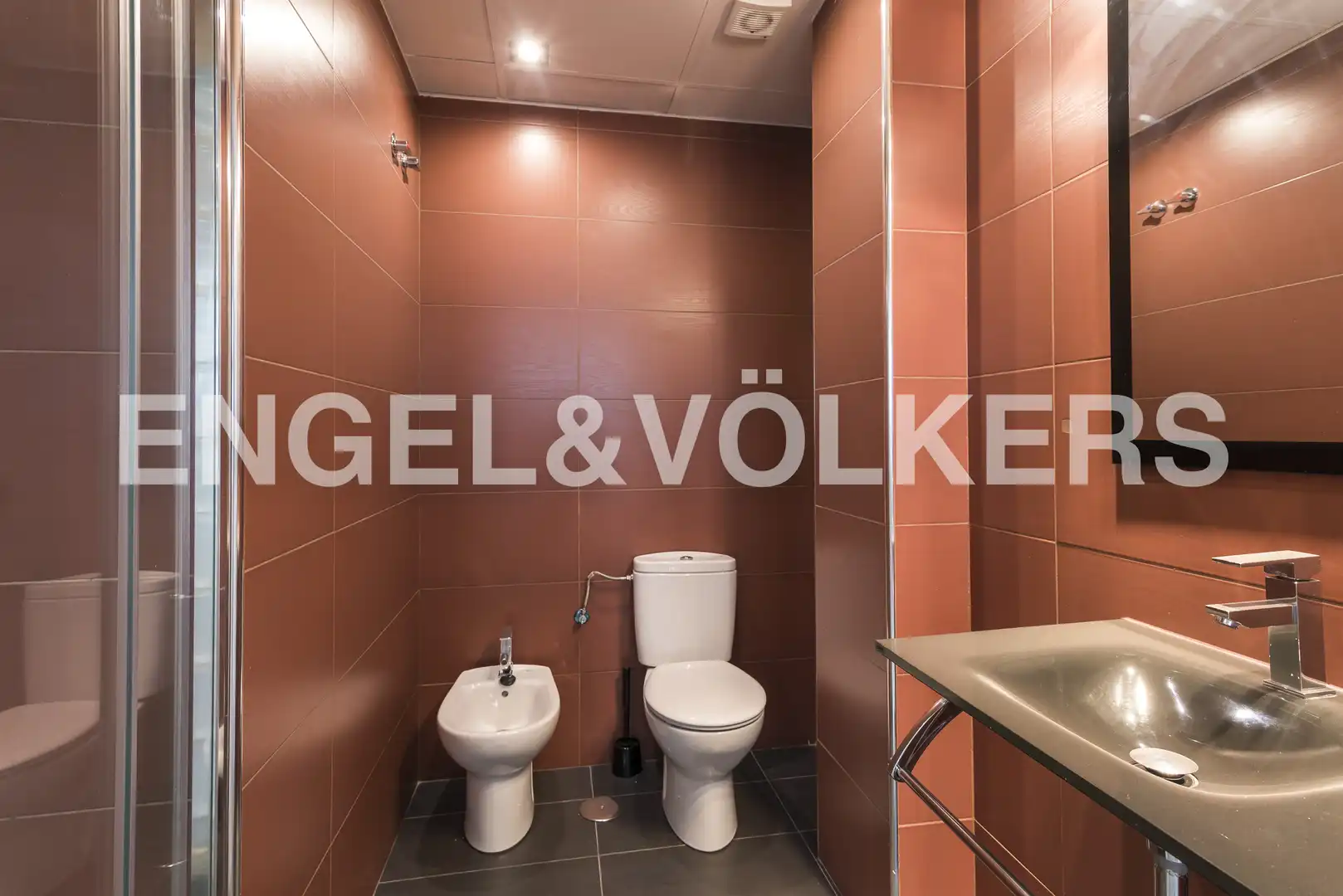 Badezimmer von Wohnung zur Miete in Madrid mit Klimaanlage, Heizung und Terrasse
