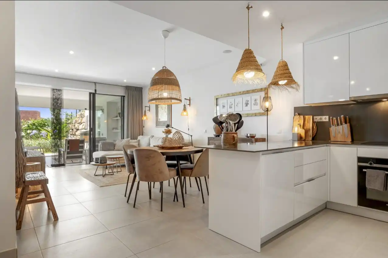 Kitchen of Ground floor for sale in Estepona  with Air Conditioner, Heating and Private garden