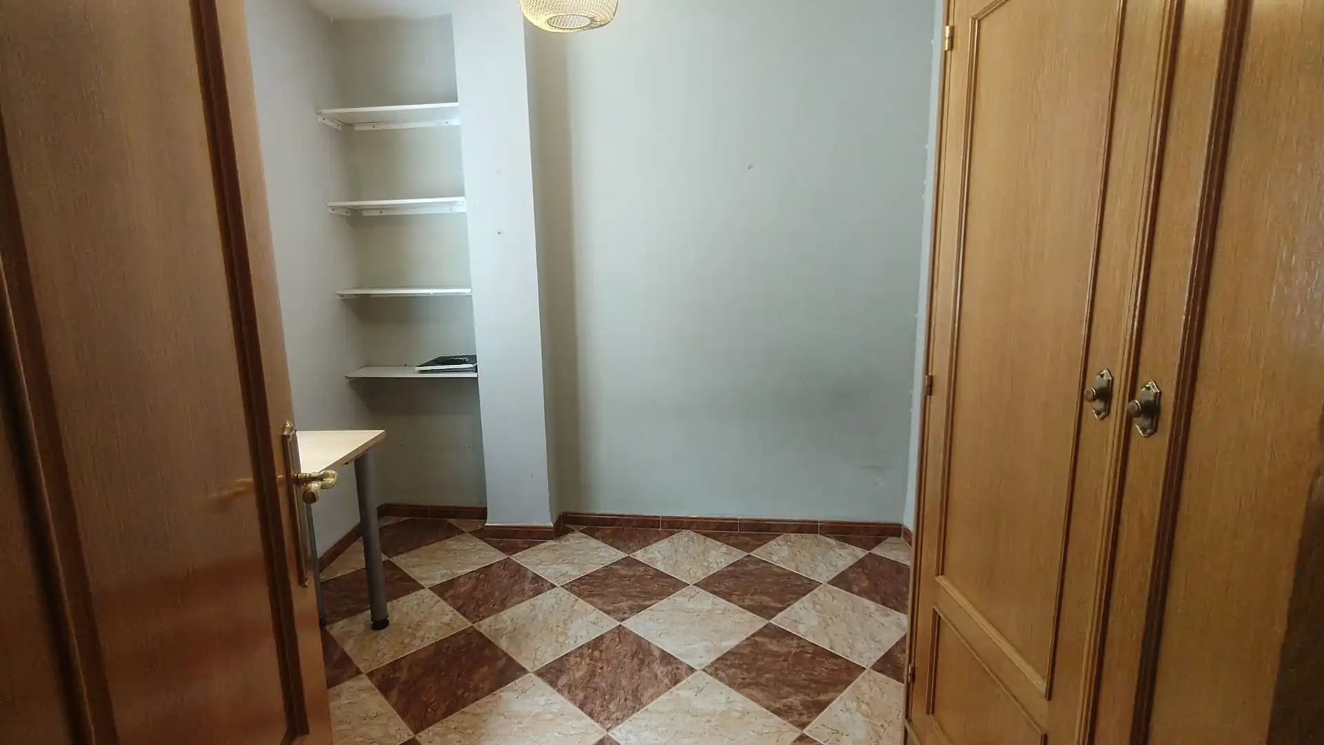 Dormitori de Casa o xalet en venda en Baza amb Calefacció i Moblat