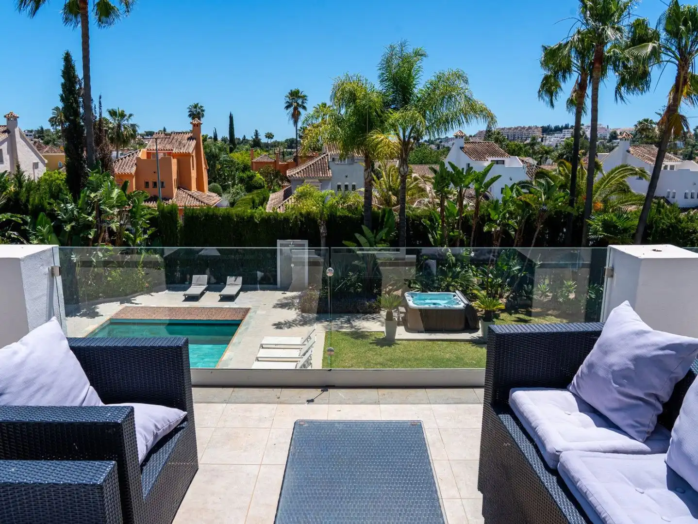 Terrassa de Casa o xalet en venda en Marbella amb Aire condicionat, Jardí privat i Terrassa