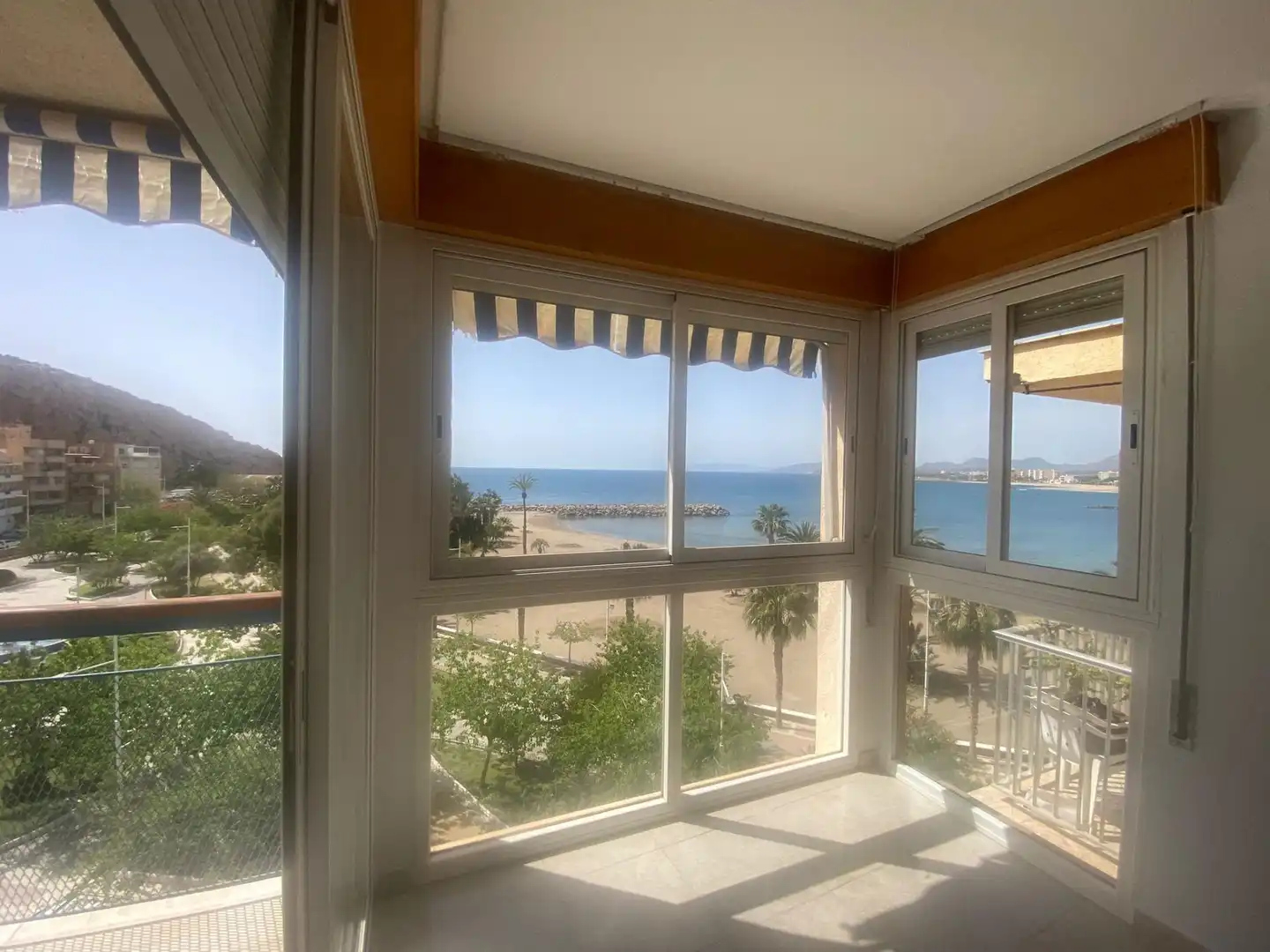 Schlafzimmer von Wohnung zur Miete in Águilas mit Möbliert und Balkon