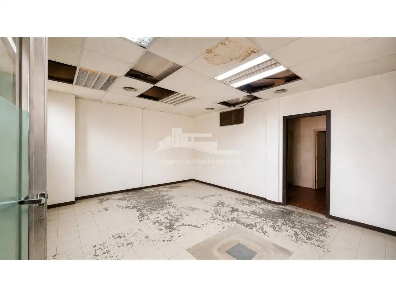 Local comercial en venta en Avenida Once de Septiembre, imagen 4