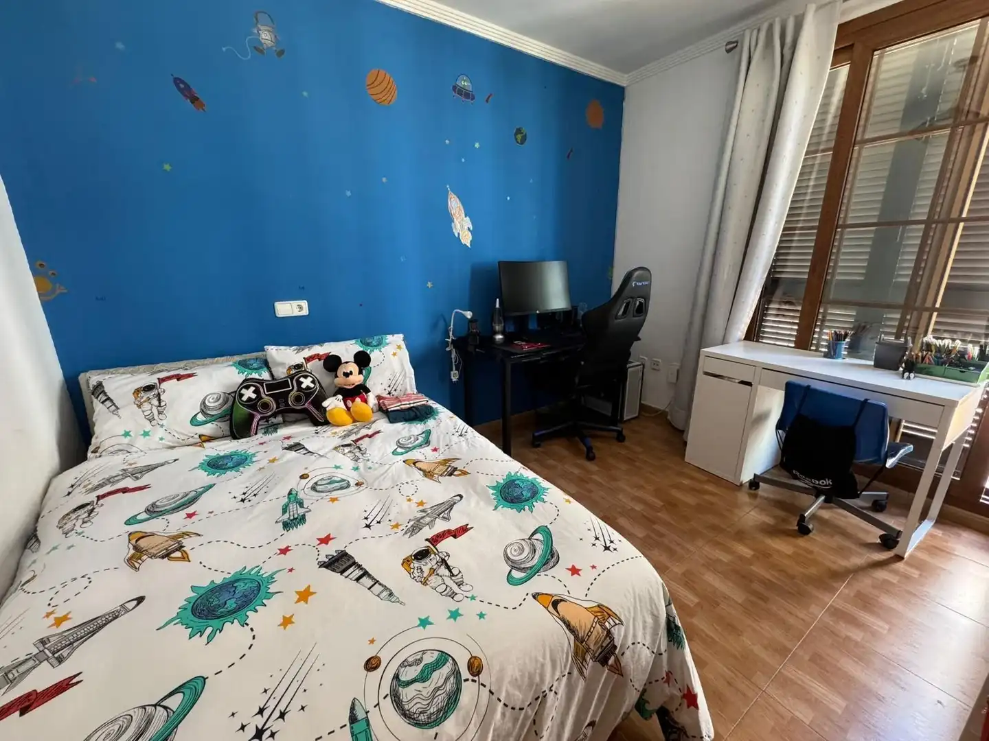Schlafzimmer von Einfamilien-Reihenhaus zum Verkauf in Fuengirola mit Klimaanlage, Terrasse und Möbliert