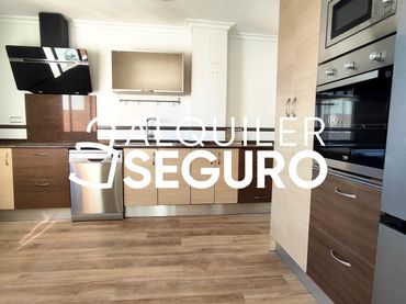 Flat with lift to rent in Felipe II