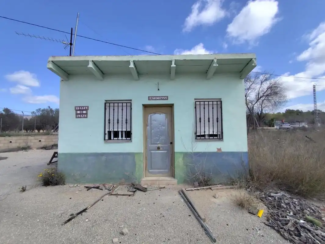 Vista exterior de Nave industrial en venta en Castalla con Calefacción