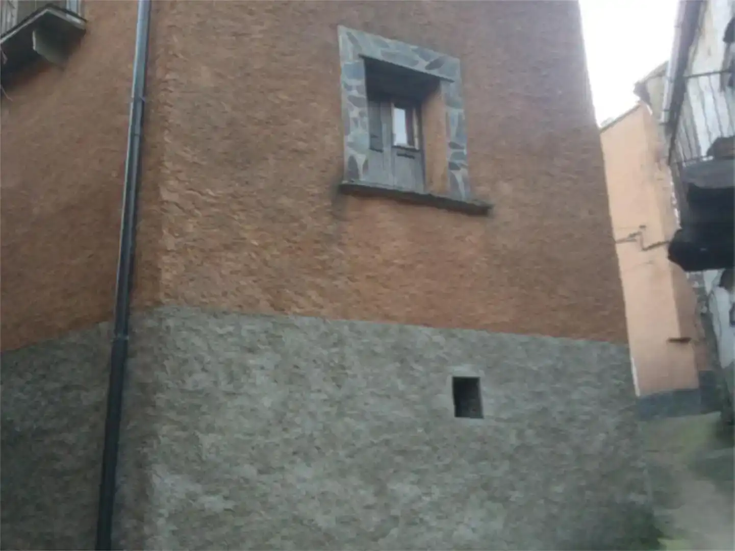 Vista exterior de Casa adosada en venda en Pinofranqueado amb Balcó