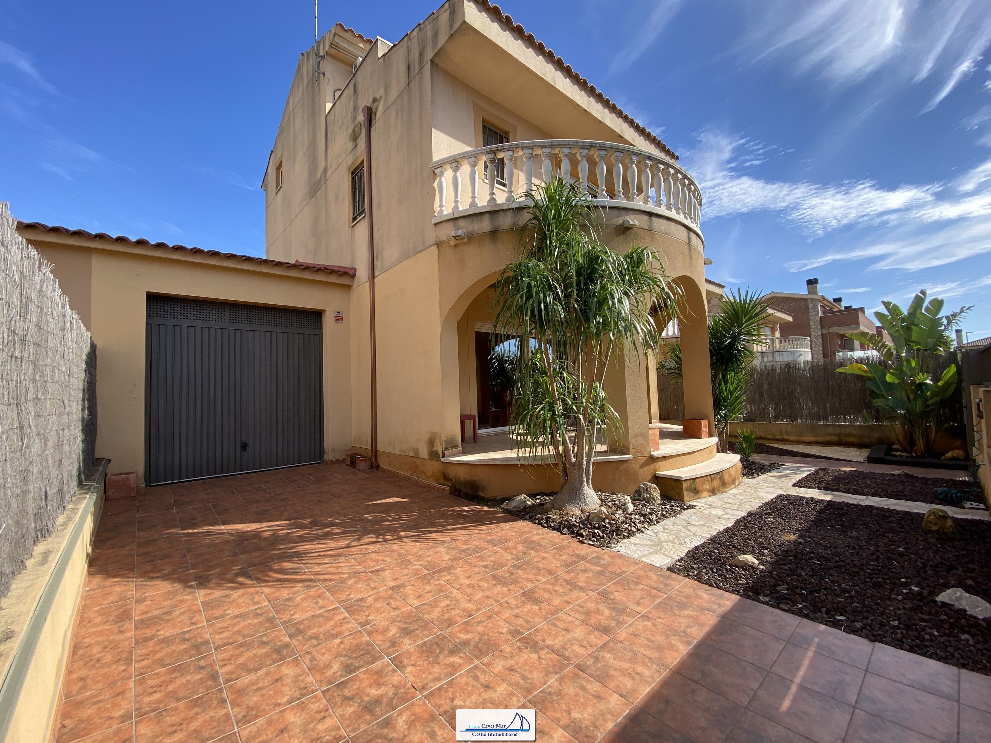Exterior view of House or chalet for sale in Cambrils  with Air Conditioner, Heating and Private garden
