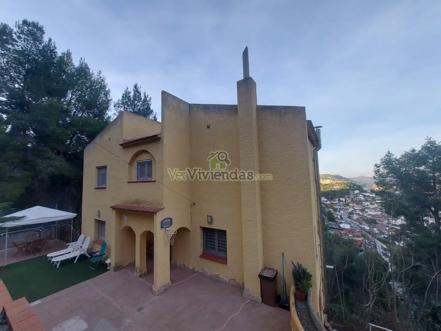Vista exterior de Casa o chalet en venta en Vallirana con Calefacción, Jardín privado y Terraza