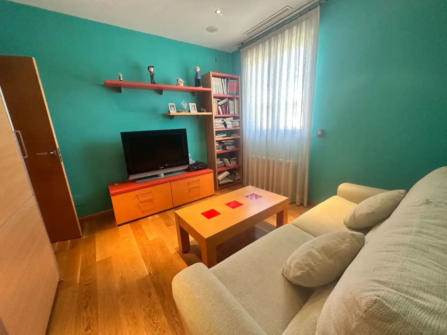 Sala d'estar de Casa o xalet en venda en Ocaña amb Aire condicionat, Jardí privat i Terrassa