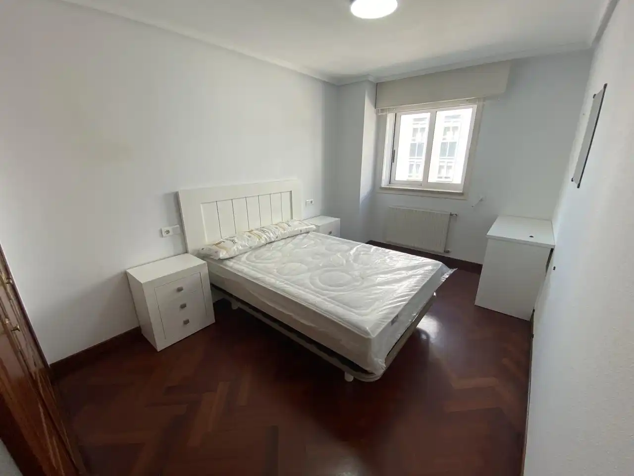 Habitación de Piso de alquiler en A Coruña Capital  con Calefacción y Amueblado