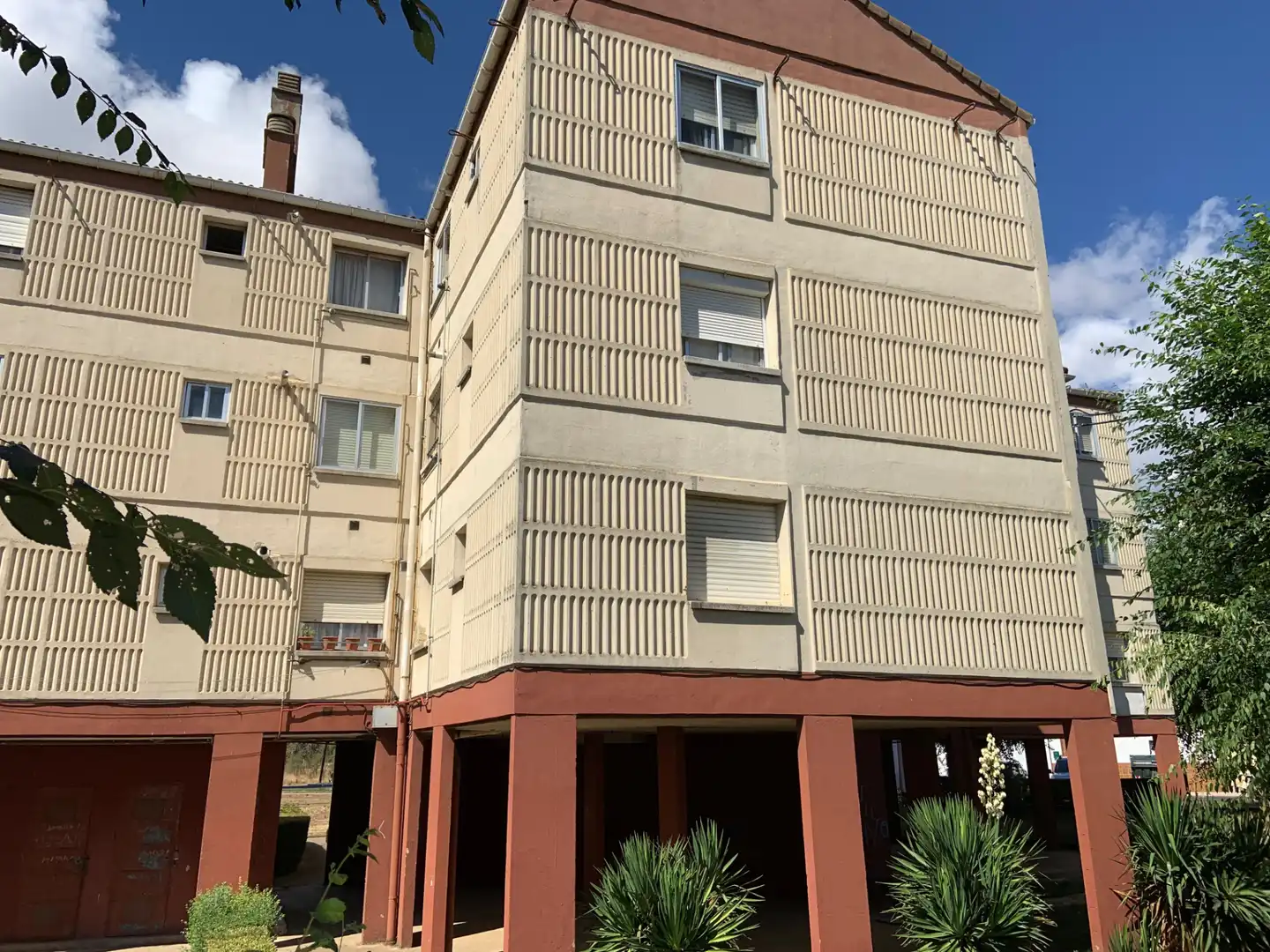 Vista exterior de Piso en venta en León Capital  con Calefacción y Amueblado