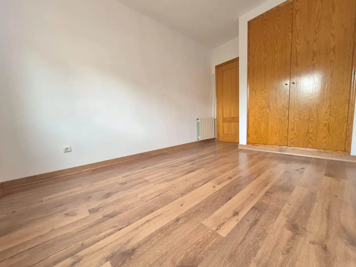 Habitación de Casa adosada en venta en Chiva con Jardín privado y Piscina