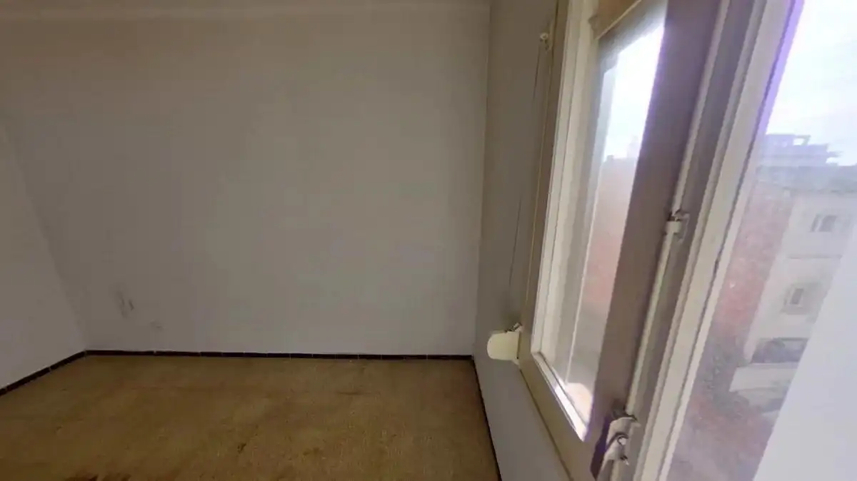Dormitori de Apartament en venda en Girona amb Balcó