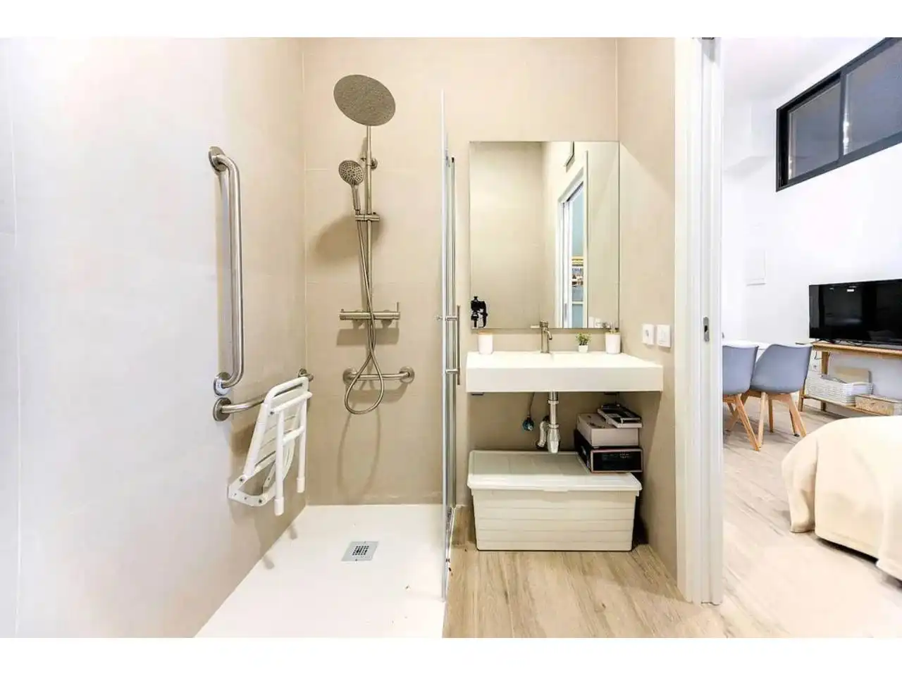 Badezimmer von Wohnung zum Verkauf in Esplugues de Llobregat mit Klimaanlage, Heizung und Parkett
