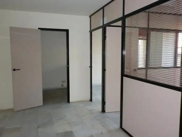 Oficina de alquiler en Sant Adrià de Besòs con Aire acondicionado, Balcón y Internet