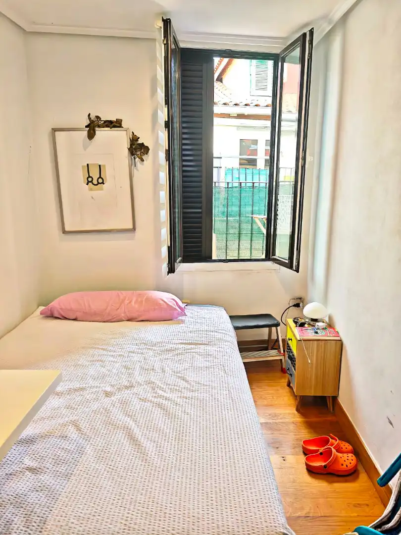 Bedroom of Flat for sale in Donostia - San Sebastián   with Furnished and Balcony