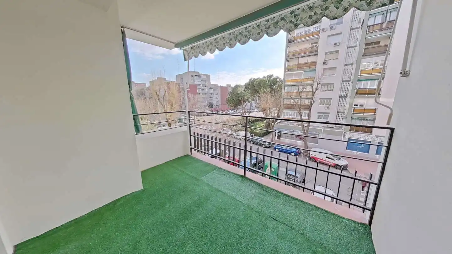 Vista exterior de Pis en venda en Móstoles amb Calefacció i Traster