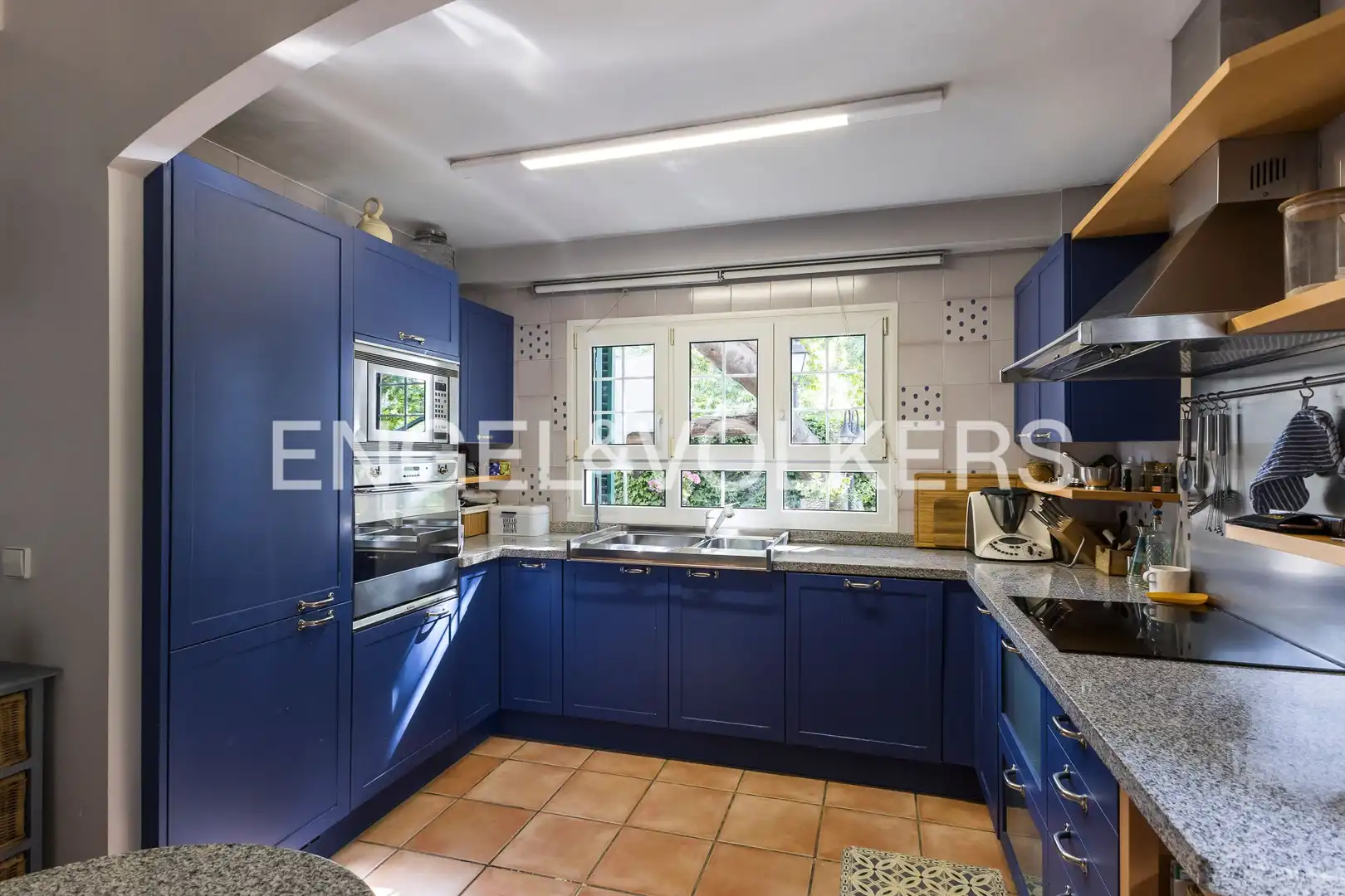 Cocina de Casa o chalet en venta en Madrid con Aire acondicionado, Calefacción y Jardín privado