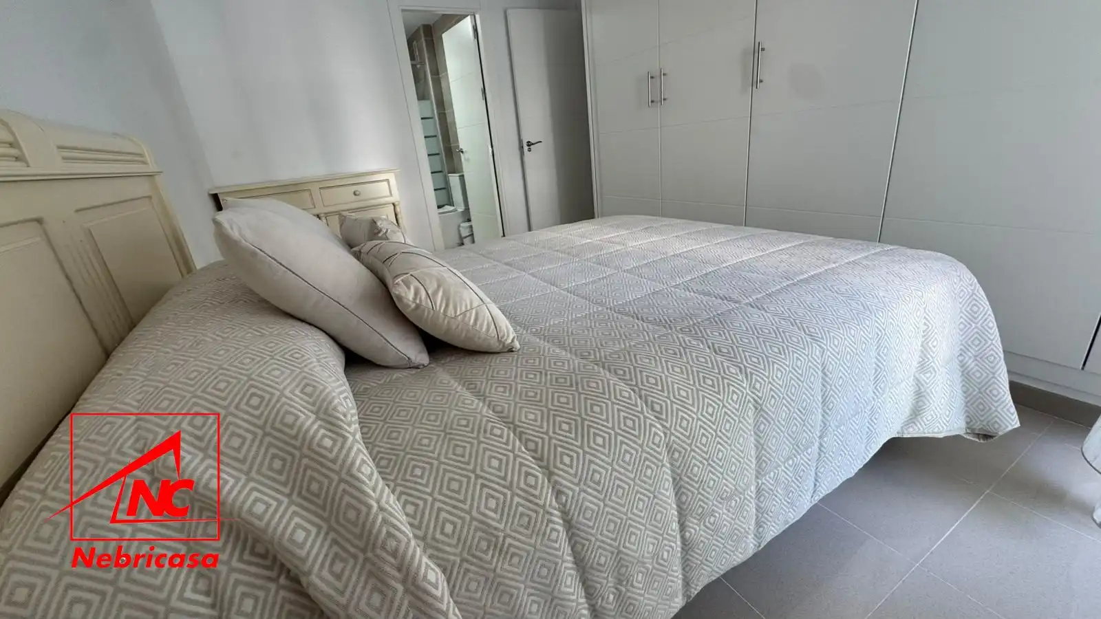 Dormitori de Pis en venda en Rota amb Aire condicionat, Terrassa i Piscina